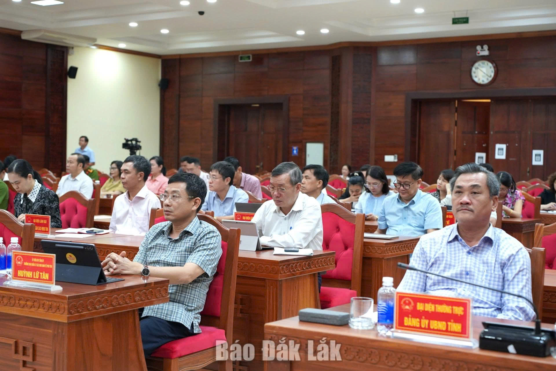 Đại biểu tham dự hội nghị.